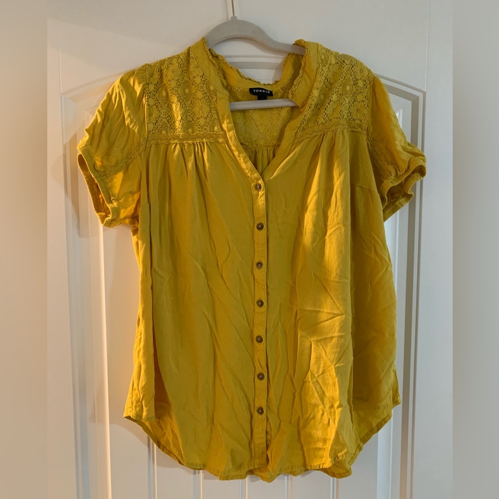 Torrid Mustard Yellow Blouse with Lace Detail (Size 1)
